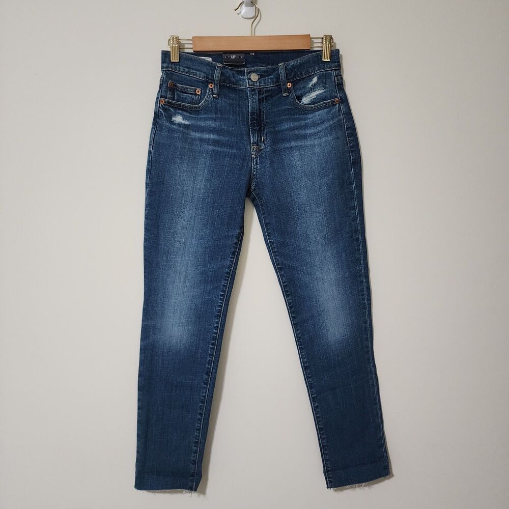 NWT Gap Girlfriend Jeans Womens 25 0R Blue Mid Rise Distressed Raw Hem Denim